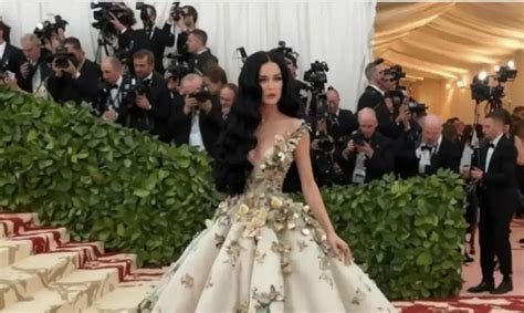 dua lipa deep fakes|Met Gala AI photos of Katy Perry, Rihanna and Dua。